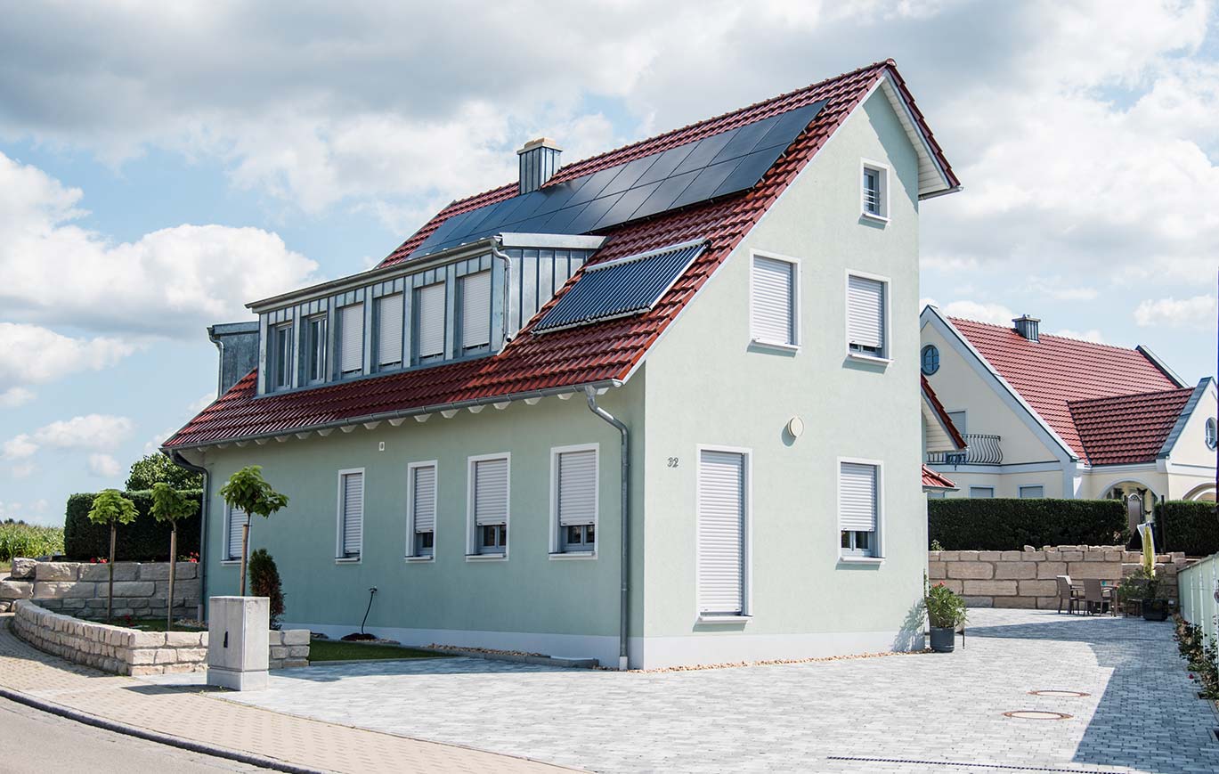 Das Gebäude des Business Apartment Franken mit Hoffläche